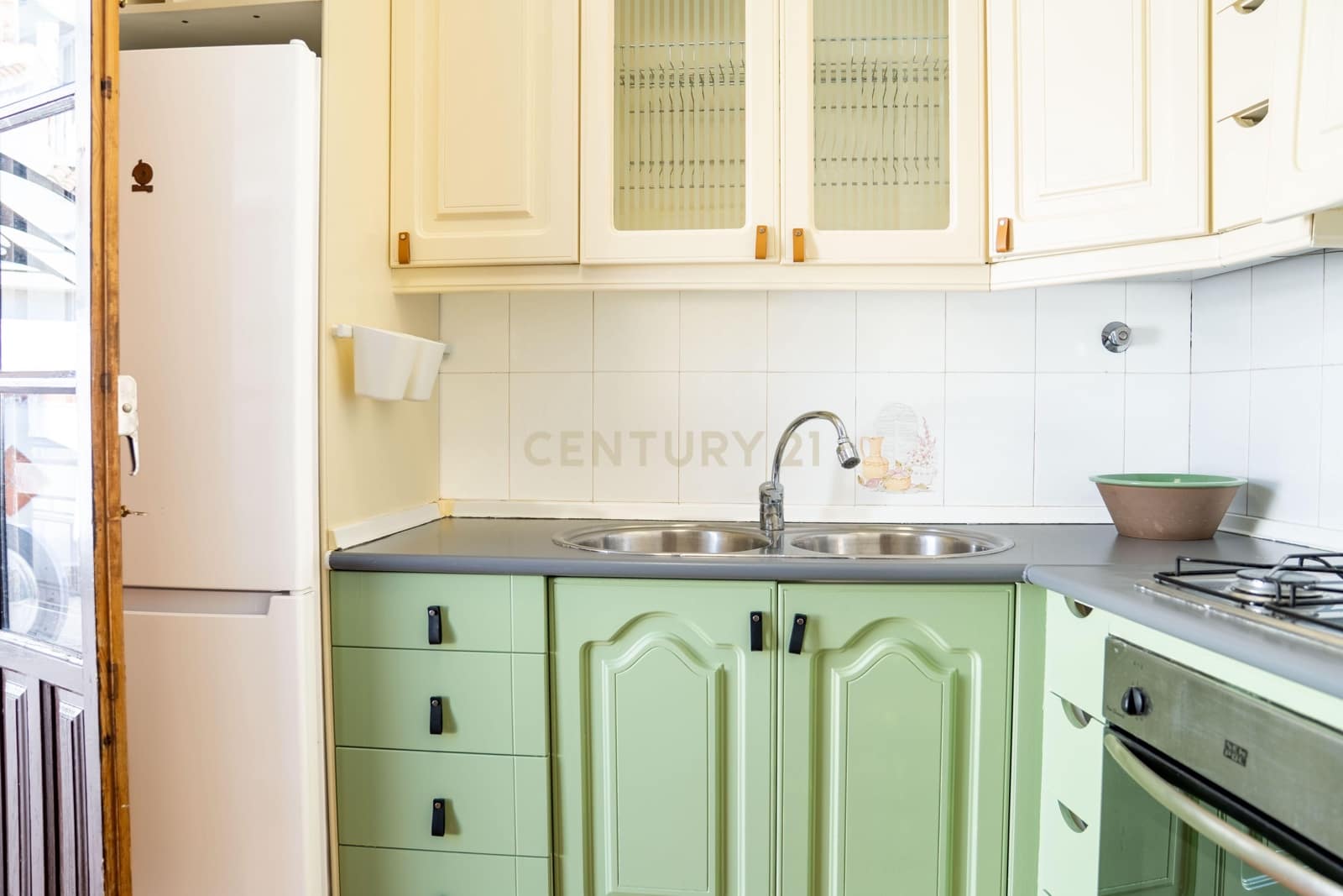 2 soveværelse Penthouse til leje i Granada by - € 900 (Ref: 9629370)