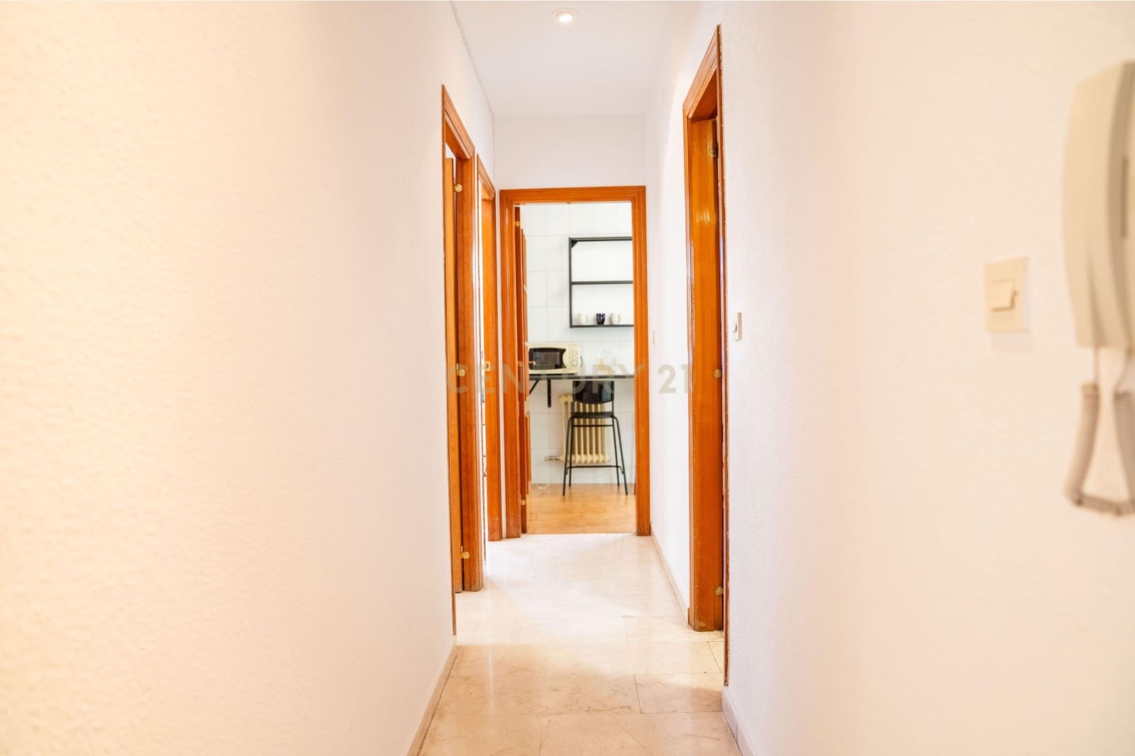 2 soveværelse Penthouse til leje i Granada by - € 900 (Ref: 9629370)