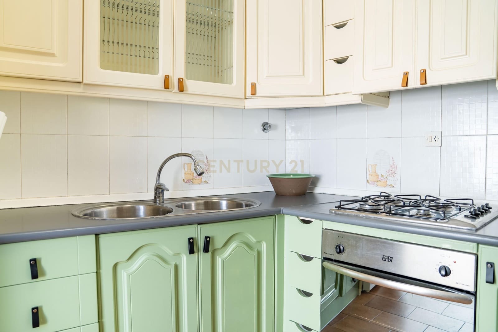 2 soveværelse Penthouse til leje i Granada by - € 900 (Ref: 9629370)