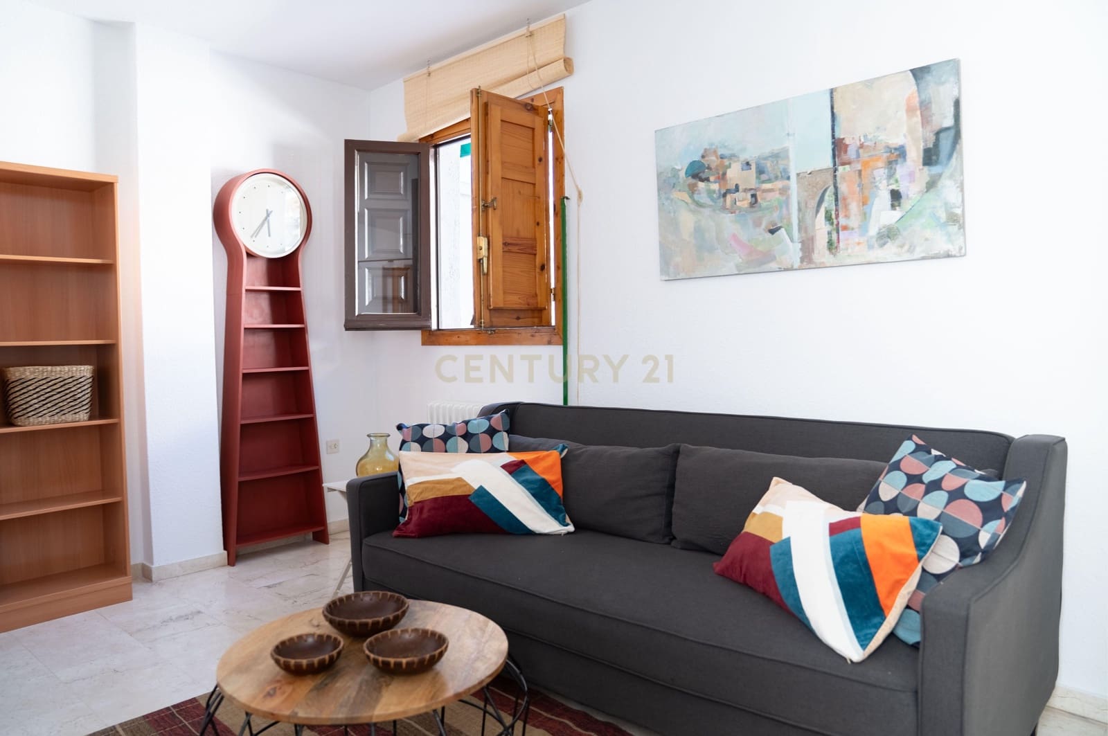 2 soveværelse Penthouse til leje i Granada by - € 900 (Ref: 9629370)