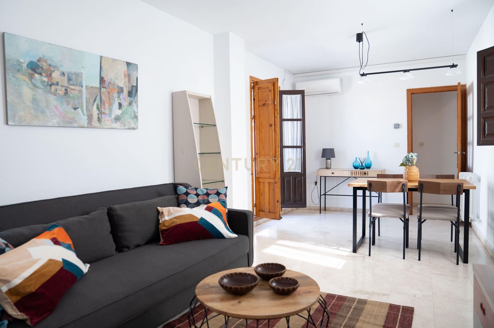 2 soveværelse Penthouse til leje i Granada by - € 900 (Ref: 9629370)