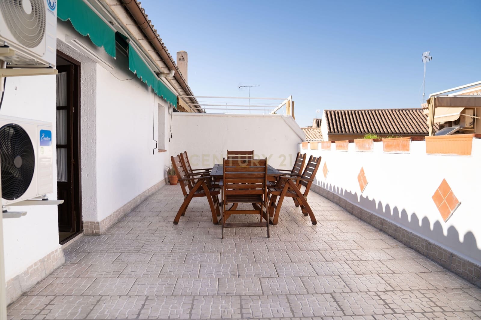 2 soveværelse Penthouse til leje i Granada by - € 900 (Ref: 9629370)