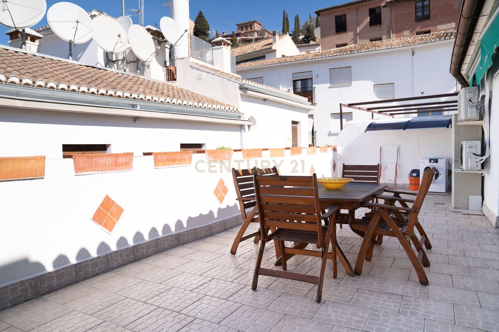 2 soveværelse Penthouse til leje i Granada by - € 900 (Ref: 9629370)