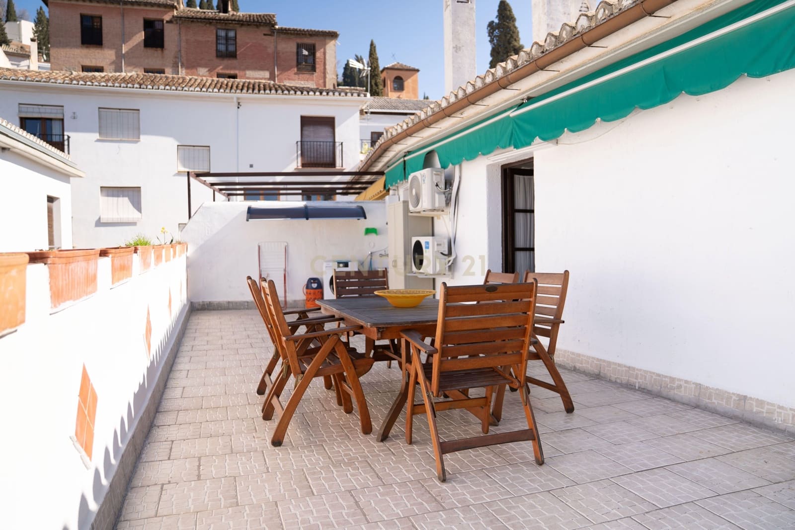 2 soveværelse Penthouse til leje i Granada by - € 900 (Ref: 9629370)