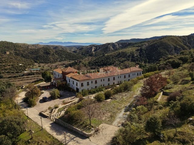 34 makuuhuone Hotelli myytävänä paikassa Diezma mukana uima-altaan - 10 000 000 € (Ref: 9630578)