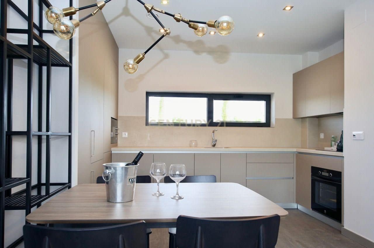 2 camera da letto Appartamento da affittare in La Zubia con garage - 850 € (Rif: 9631463)