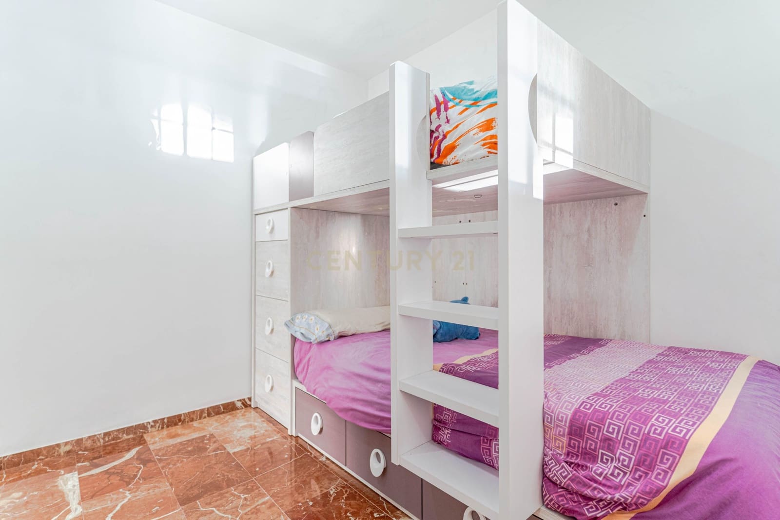 5 bedroom Villa for sale in Otura with pool - € 430,000 (Ref: 9634784)