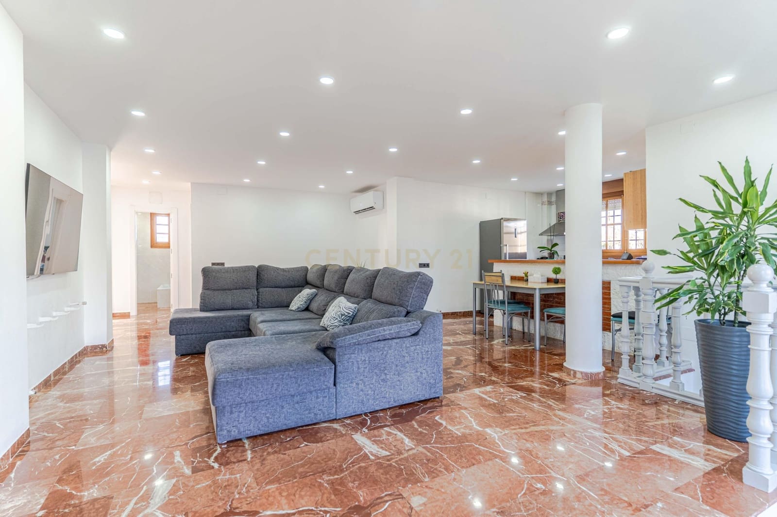 5 bedroom Villa for sale in Otura with pool - € 430,000 (Ref: 9634784)