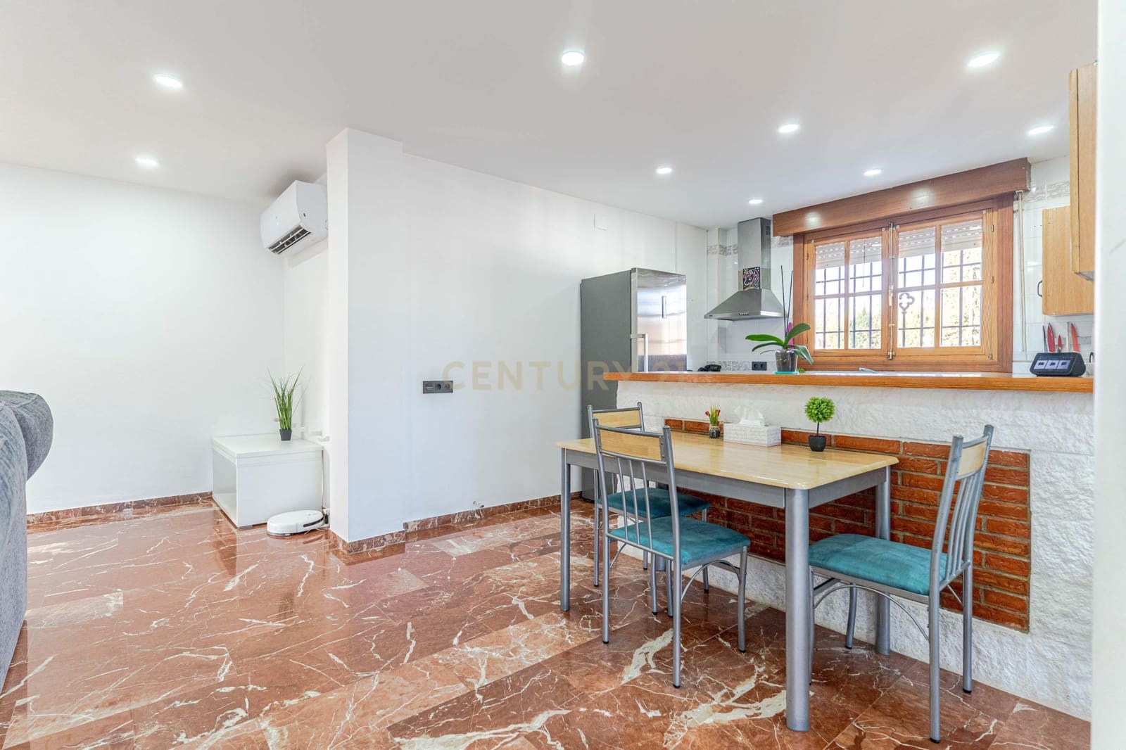 5 bedroom Villa for sale in Otura with pool - € 430,000 (Ref: 9634784)