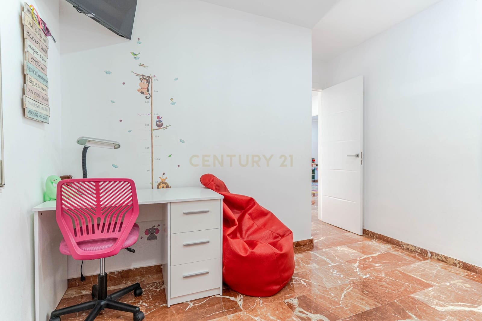 5 bedroom Villa for sale in Otura with pool - € 430,000 (Ref: 9634784)