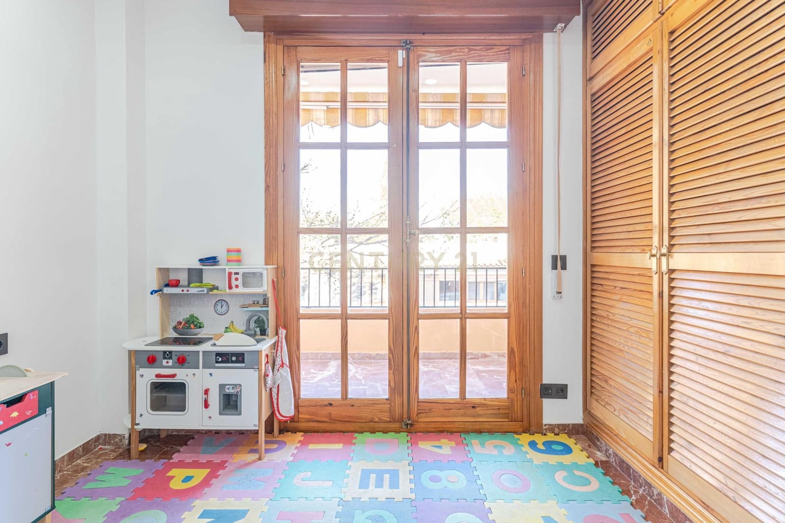 5 bedroom Villa for sale in Otura with pool - € 430,000 (Ref: 9634784)