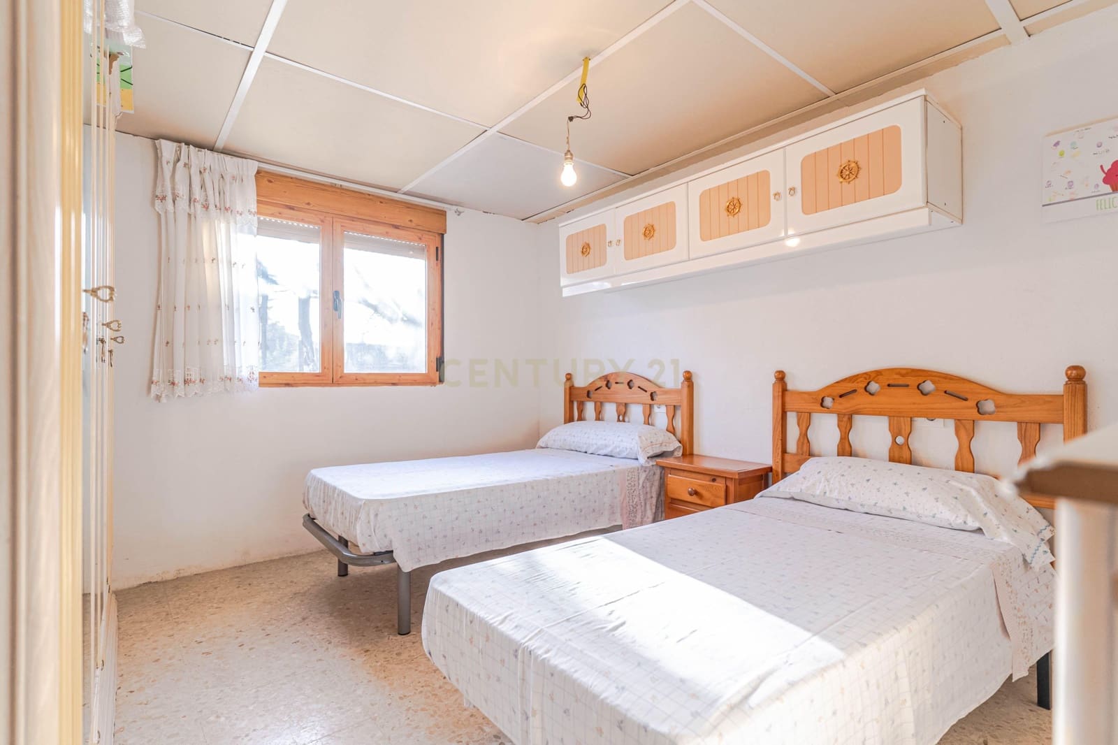 5 bedroom Villa for sale in Otura with pool - € 430,000 (Ref: 9634784)