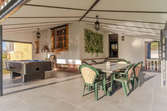 5 chambre Villa/Maison à vendre à Otura avec piscine - 395 000 € (Ref: 9634784)
