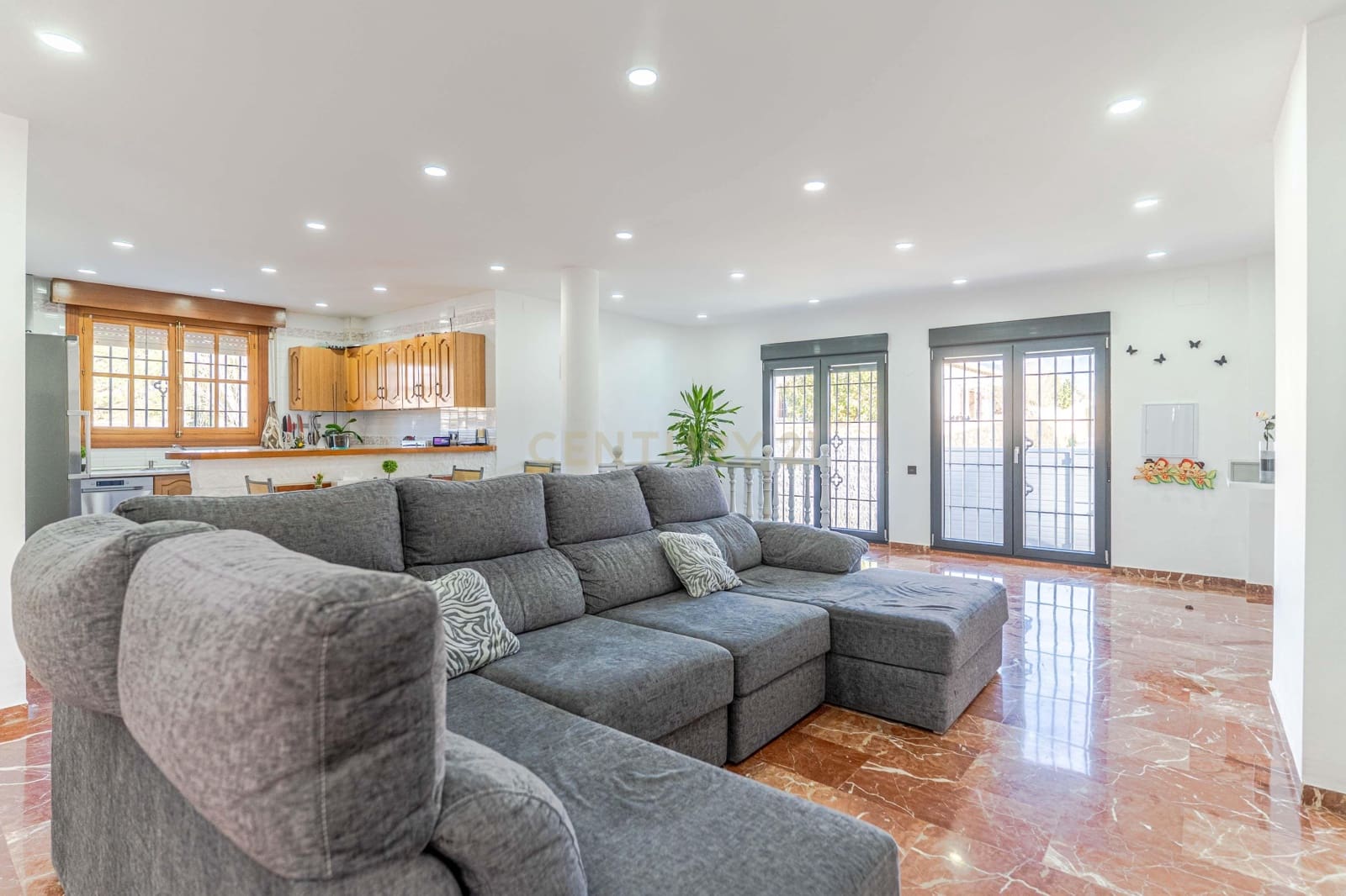 5 bedroom Villa for sale in Otura with pool - € 430,000 (Ref: 9634784)