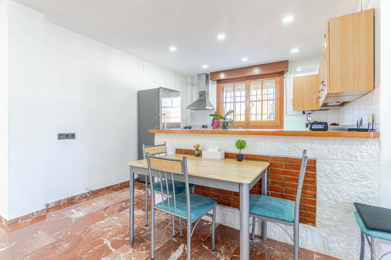 5 bedroom Villa for sale in Otura with pool - € 430,000 (Ref: 9634784)