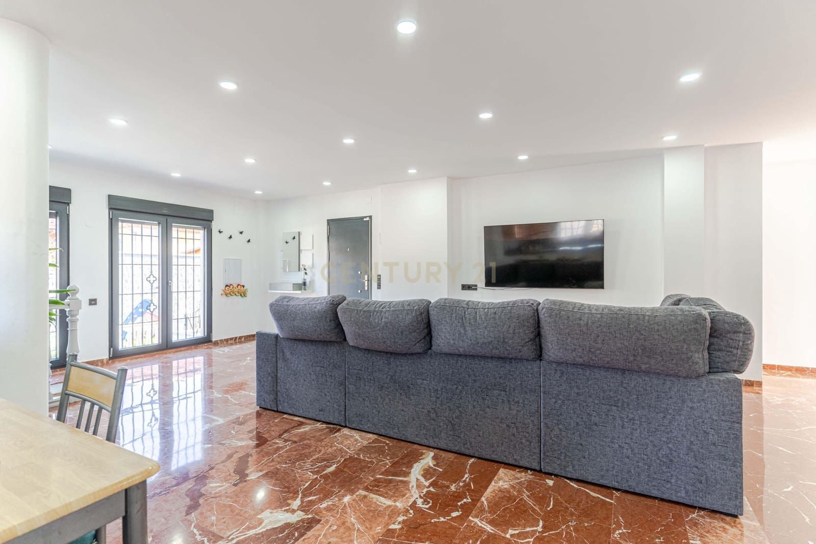 5 bedroom Villa for sale in Otura with pool - € 430,000 (Ref: 9634784)