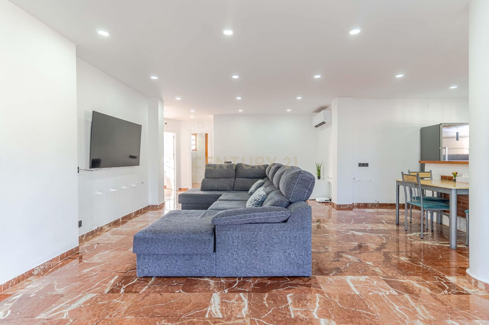 5 bedroom Villa for sale in Otura with pool - € 430,000 (Ref: 9634784)