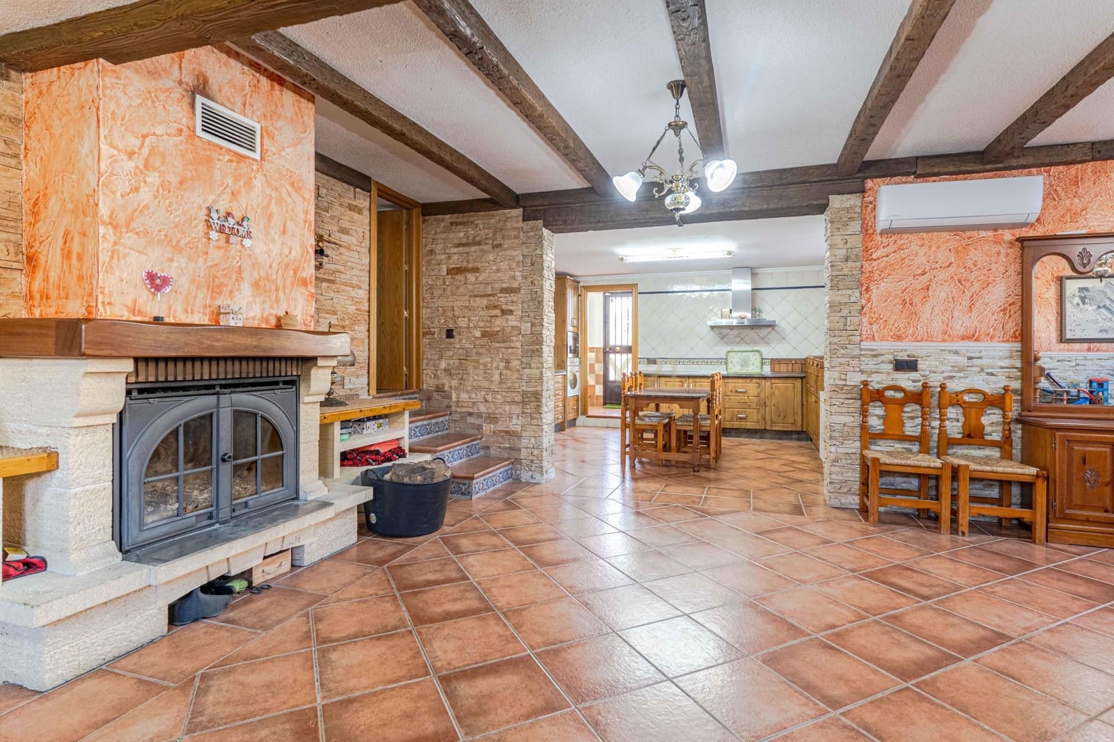 5 bedroom Villa for sale in Otura with pool - € 430,000 (Ref: 9634784)