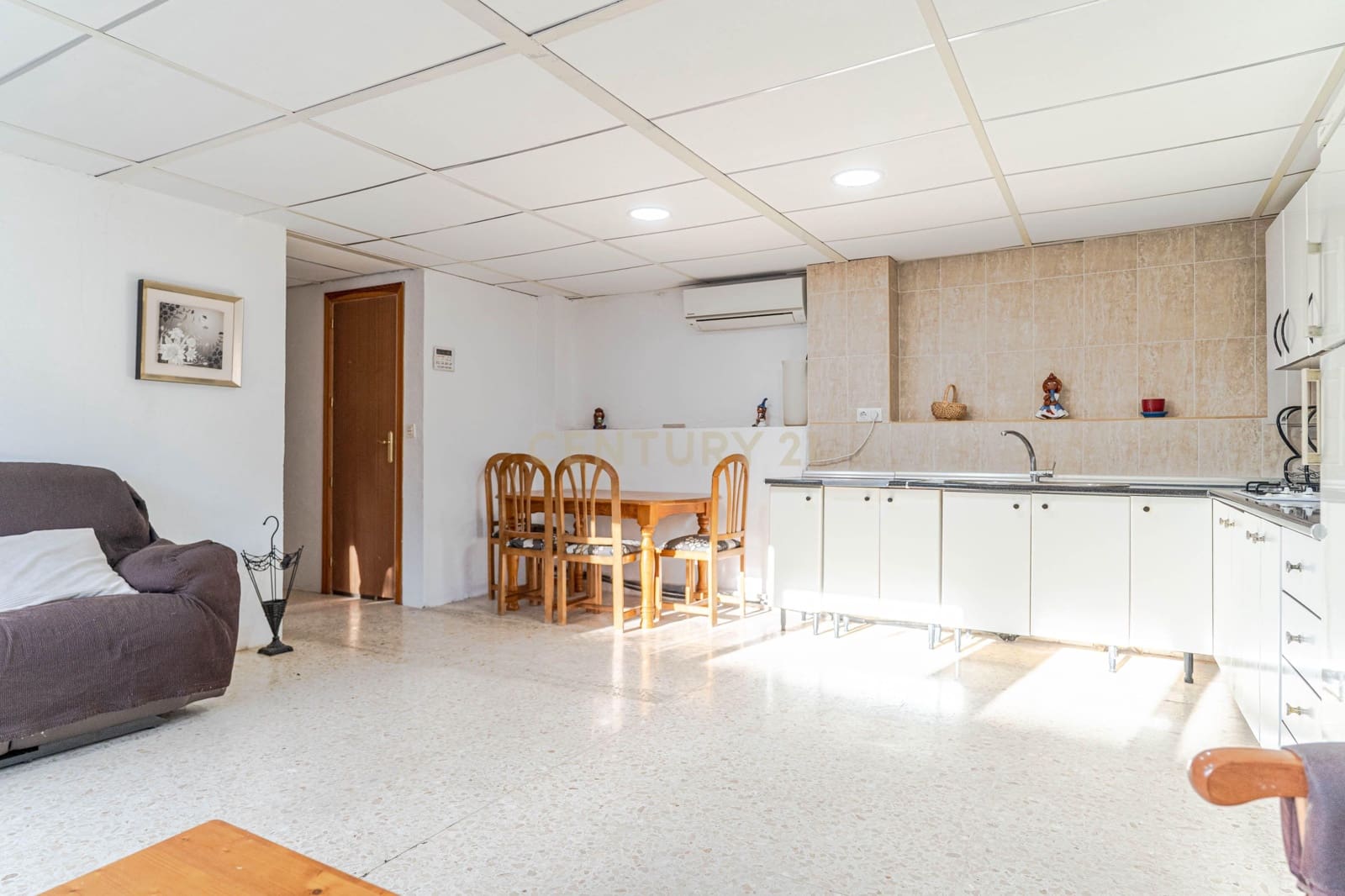 5 bedroom Villa for sale in Otura with pool - € 430,000 (Ref: 9634784)