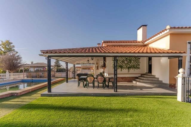 5 chambre Villa/Maison à vendre à Otura avec piscine - 395 000 € (Ref: 9634784)