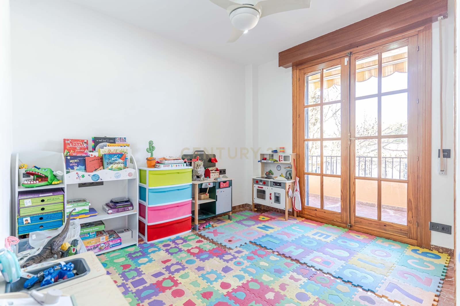 5 bedroom Villa for sale in Otura with pool - € 430,000 (Ref: 9634784)