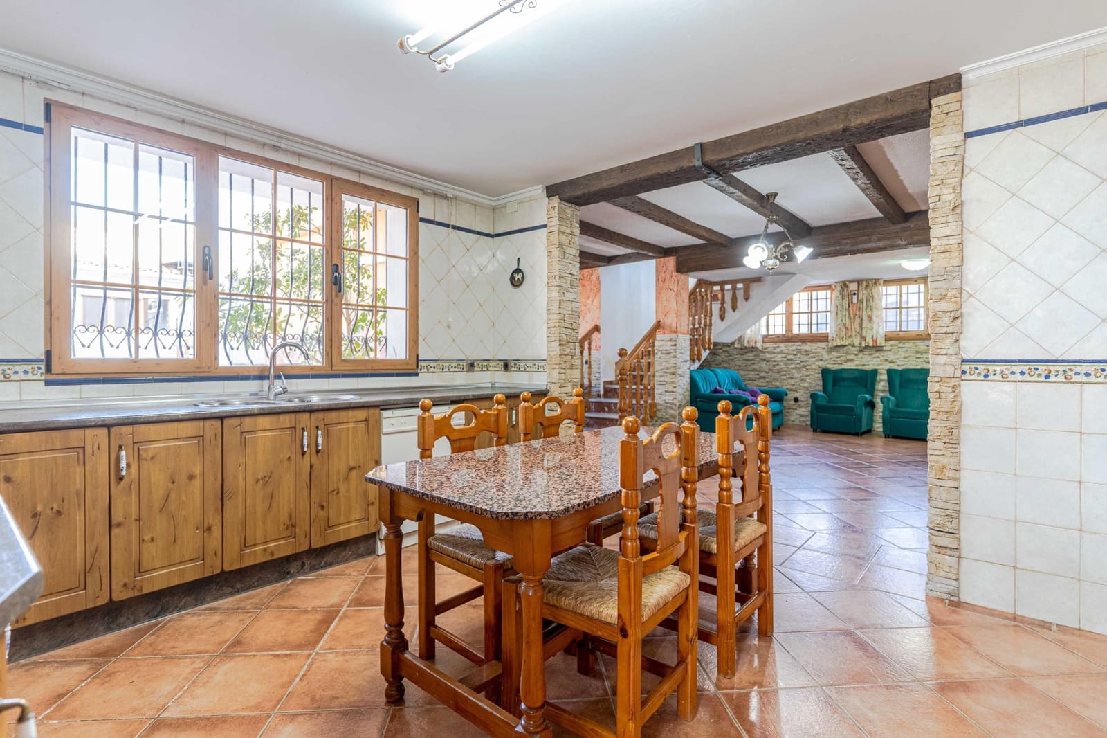 5 bedroom Villa for sale in Otura with pool - € 430,000 (Ref: 9634784)