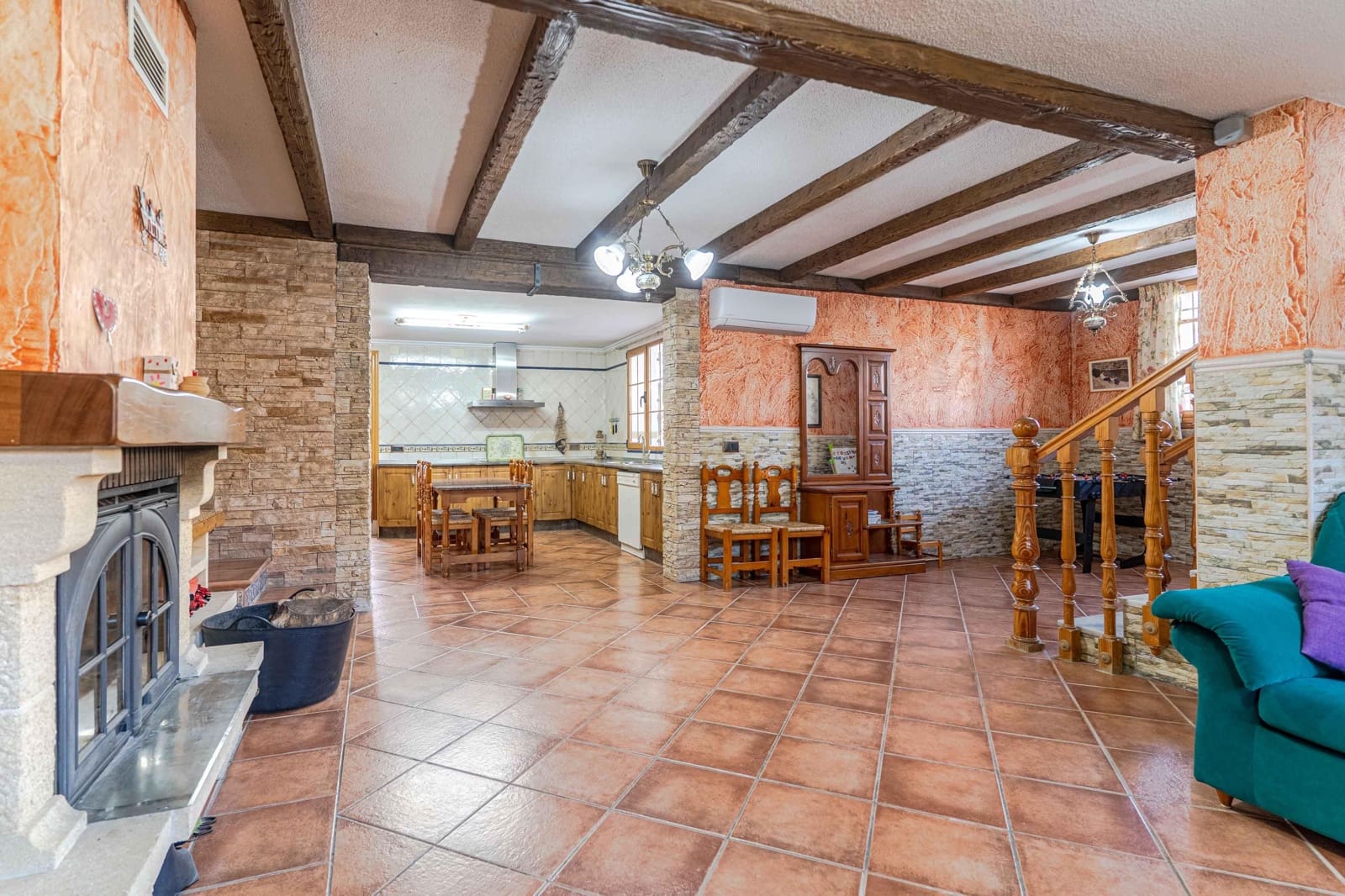 5 bedroom Villa for sale in Otura with pool - € 430,000 (Ref: 9634784)