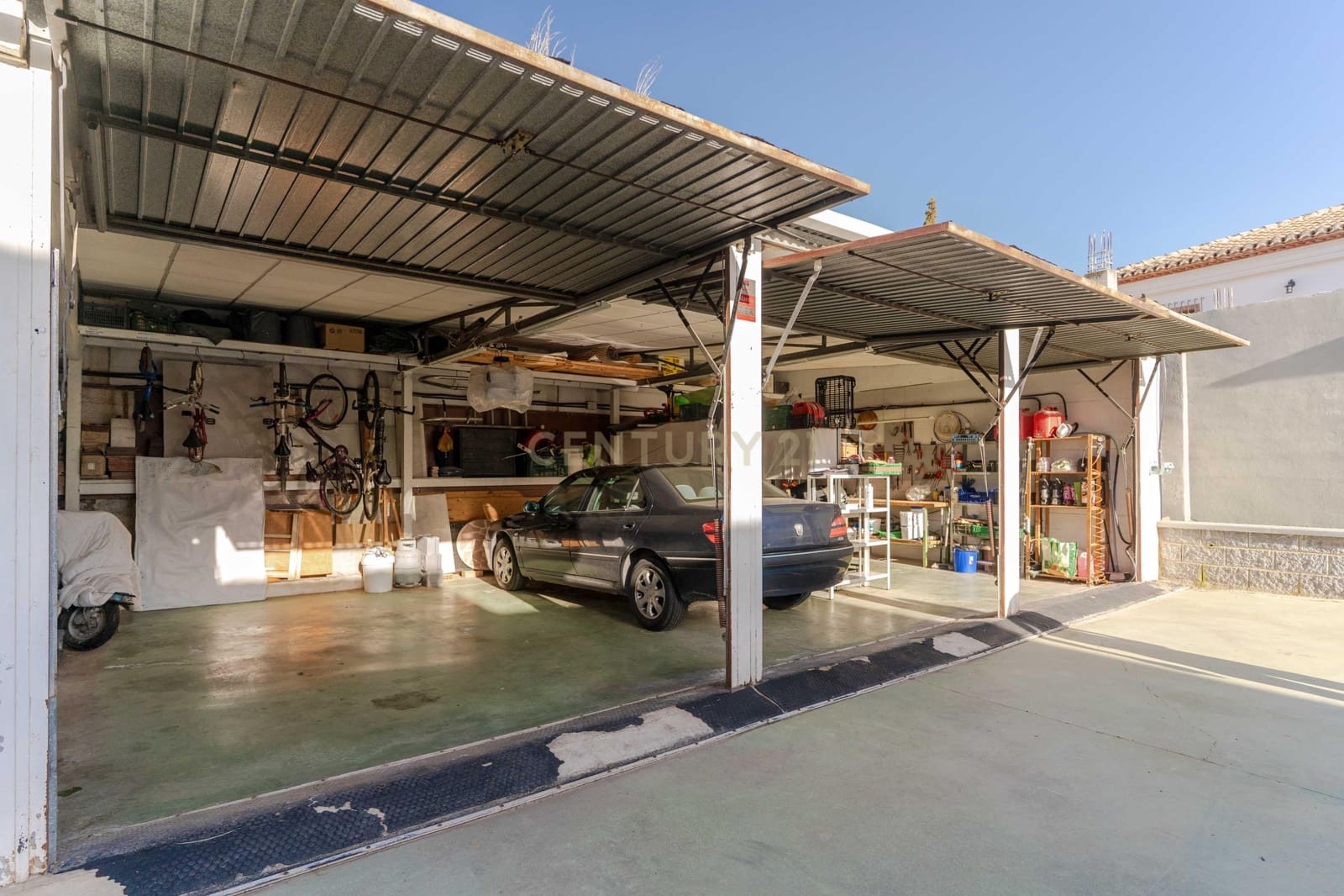 5 bedroom Villa for sale in Otura with pool - € 430,000 (Ref: 9634784)