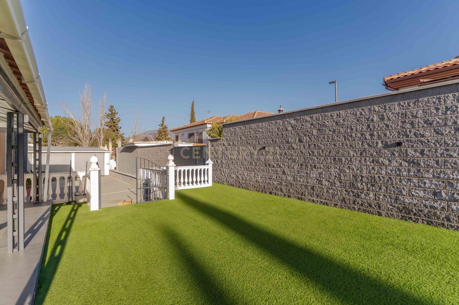 5 bedroom Villa for sale in Otura with pool - € 430,000 (Ref: 9634784)