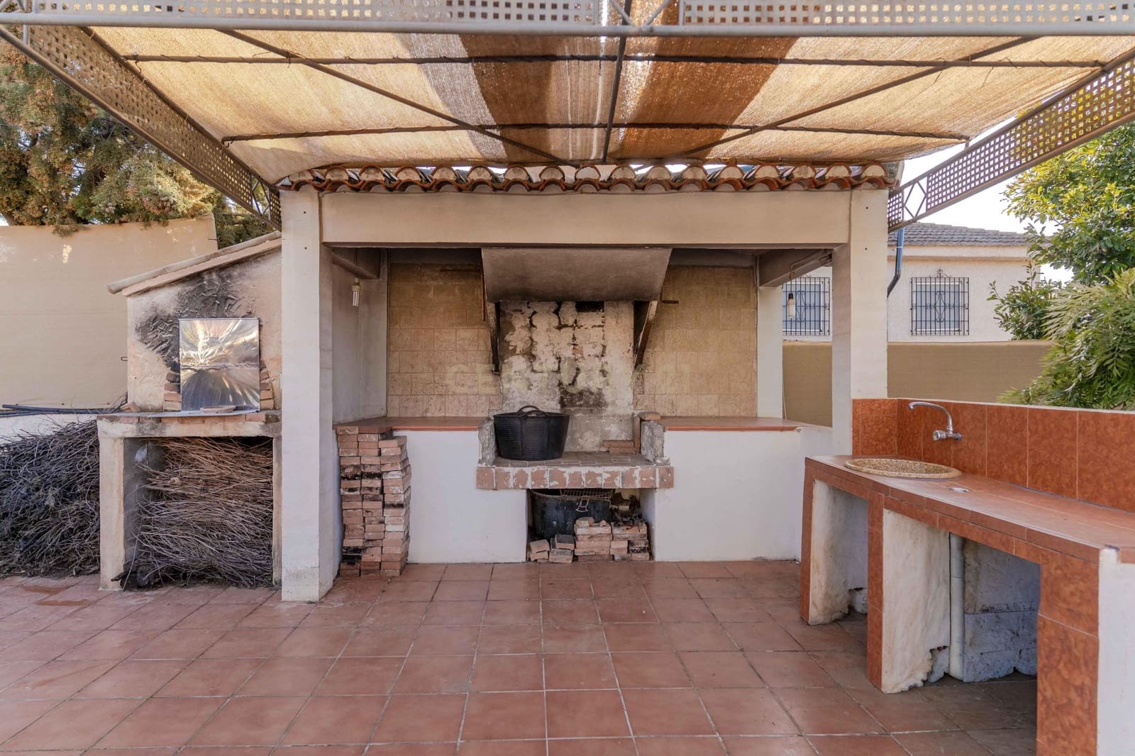 5 bedroom Villa for sale in Otura with pool - € 430,000 (Ref: 9634784)