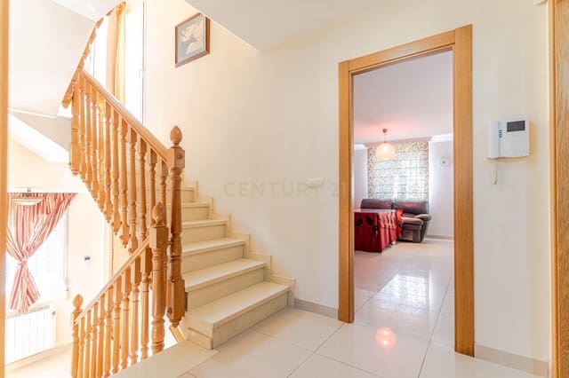 5 quarto Moradia para venda em Huétor Vega com piscina - 385 000 € (Ref: 9635134)