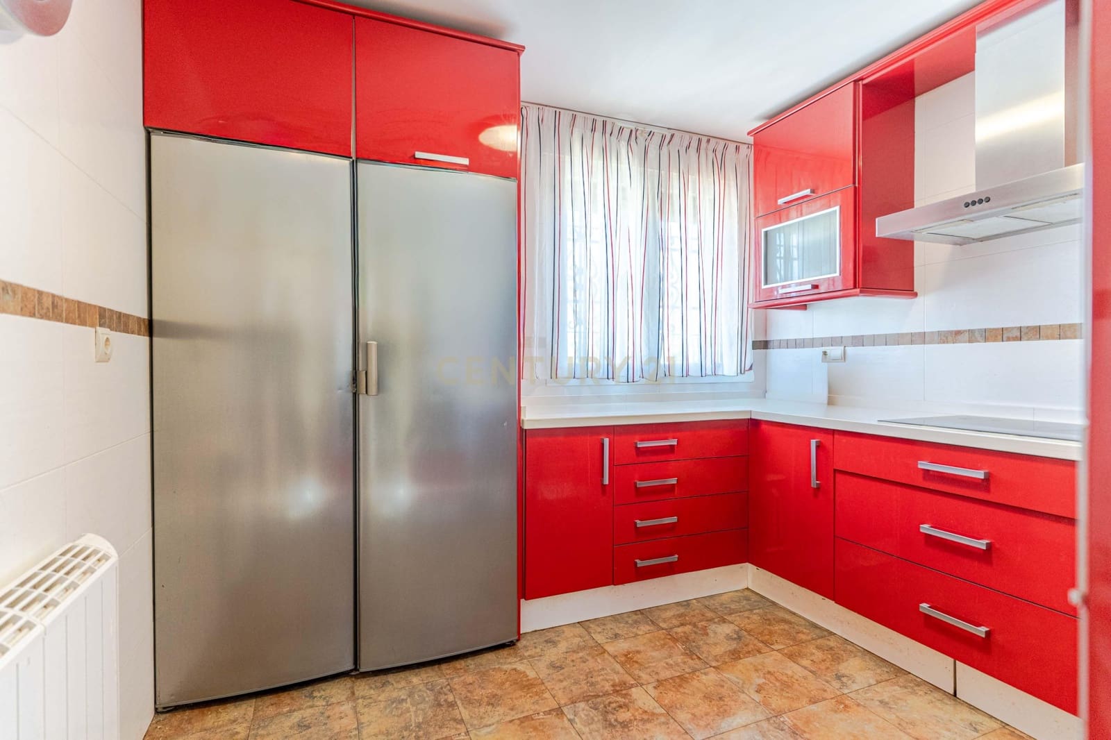 5 quarto Moradia para venda em Huetor Vega com piscina - 385 000 € (Ref: 9635134)