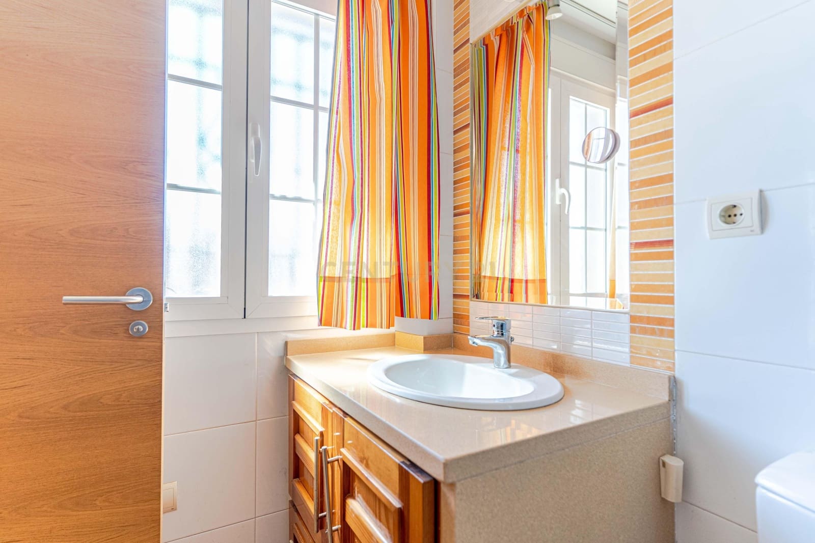 5 quarto Moradia para venda em Huetor Vega com piscina - 385 000 € (Ref: 9635134)