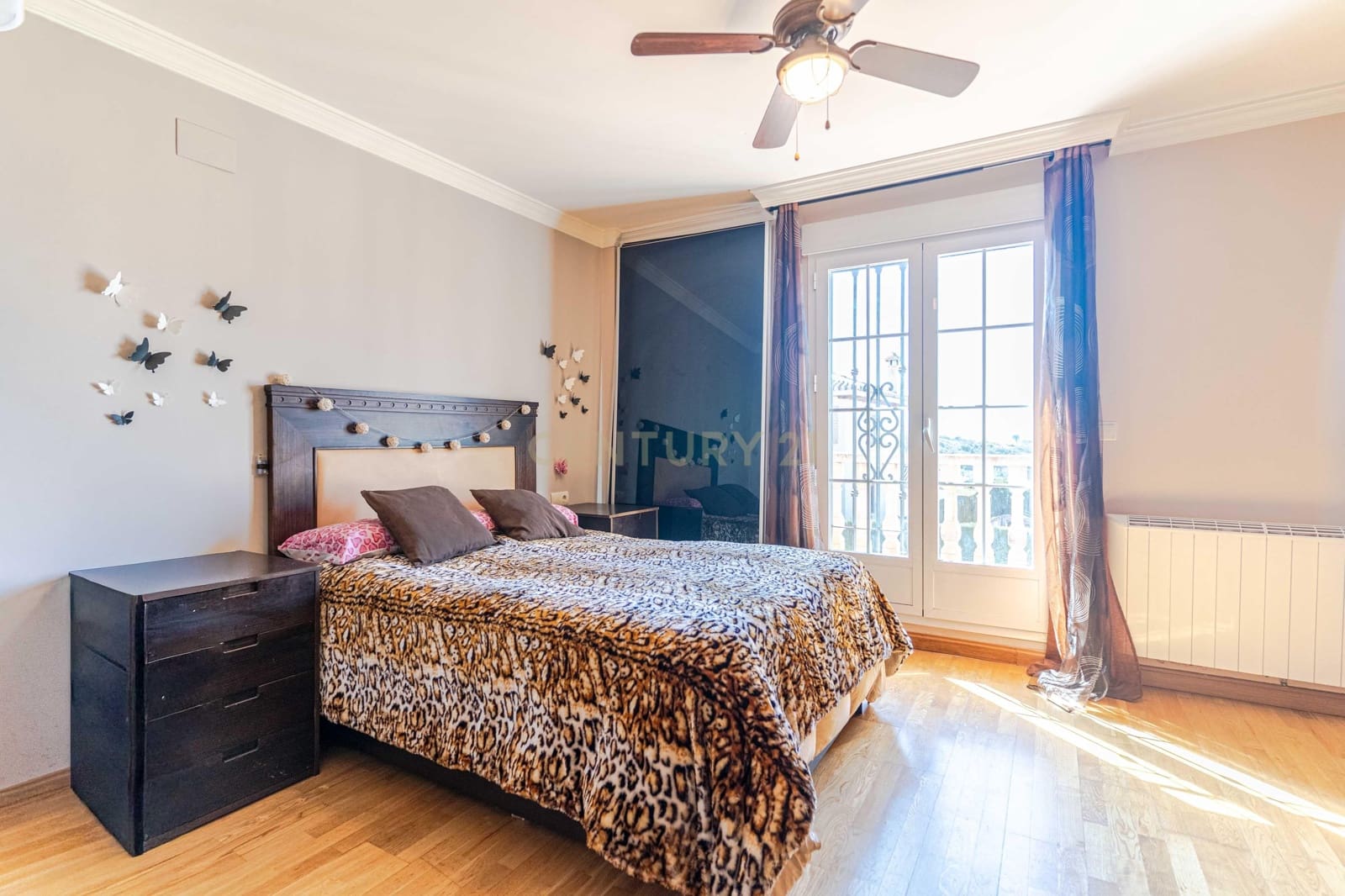 5 quarto Moradia para venda em Huetor Vega com piscina - 385 000 € (Ref: 9635134)