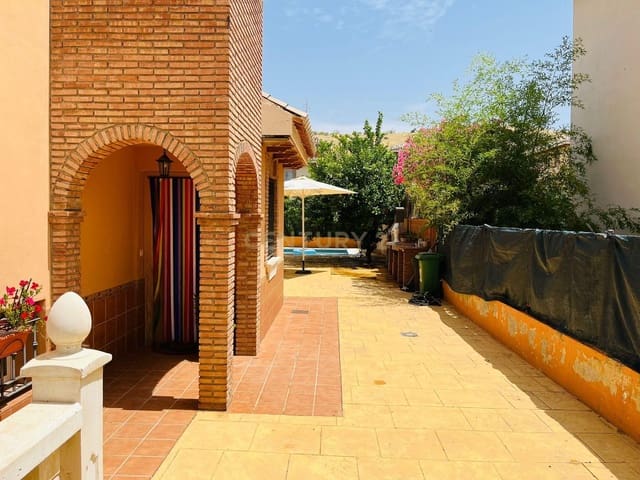 5 quarto Moradia para venda em Huétor Vega com piscina - 385 000 € (Ref: 9635134)