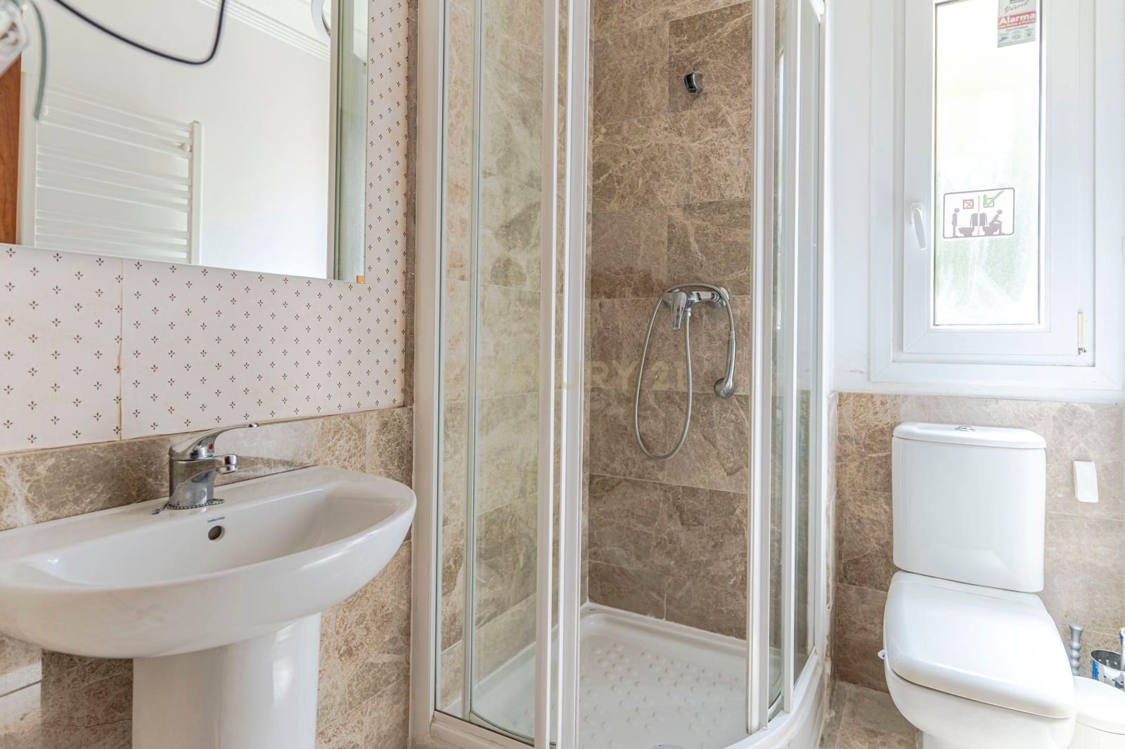 5 sovrum Villa till salu i Otura med pool garage - 379 000 € (Ref: 9635135)