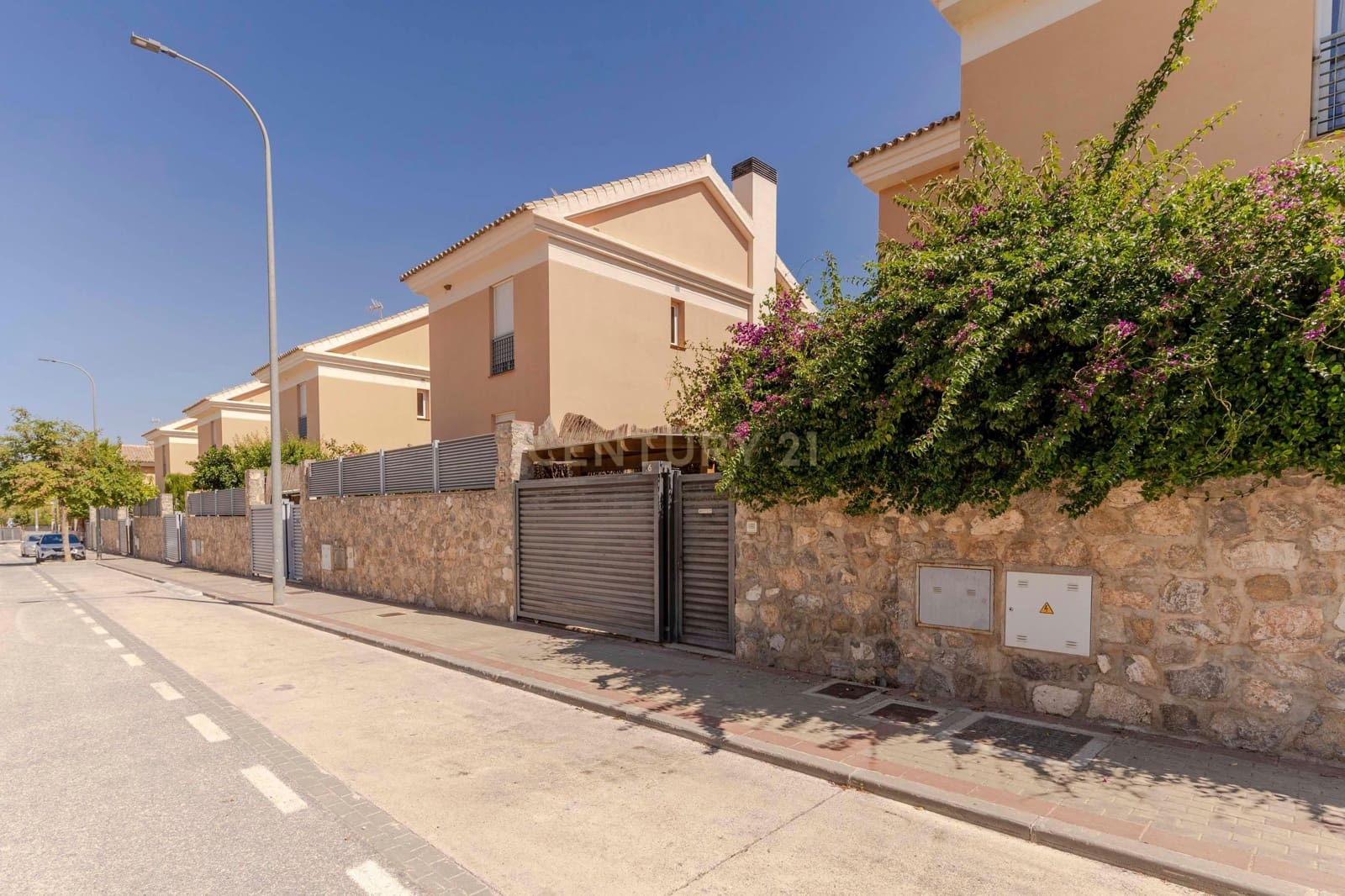 5 sovrum Villa till salu i Otura med pool garage - 379 000 € (Ref: 9635135)