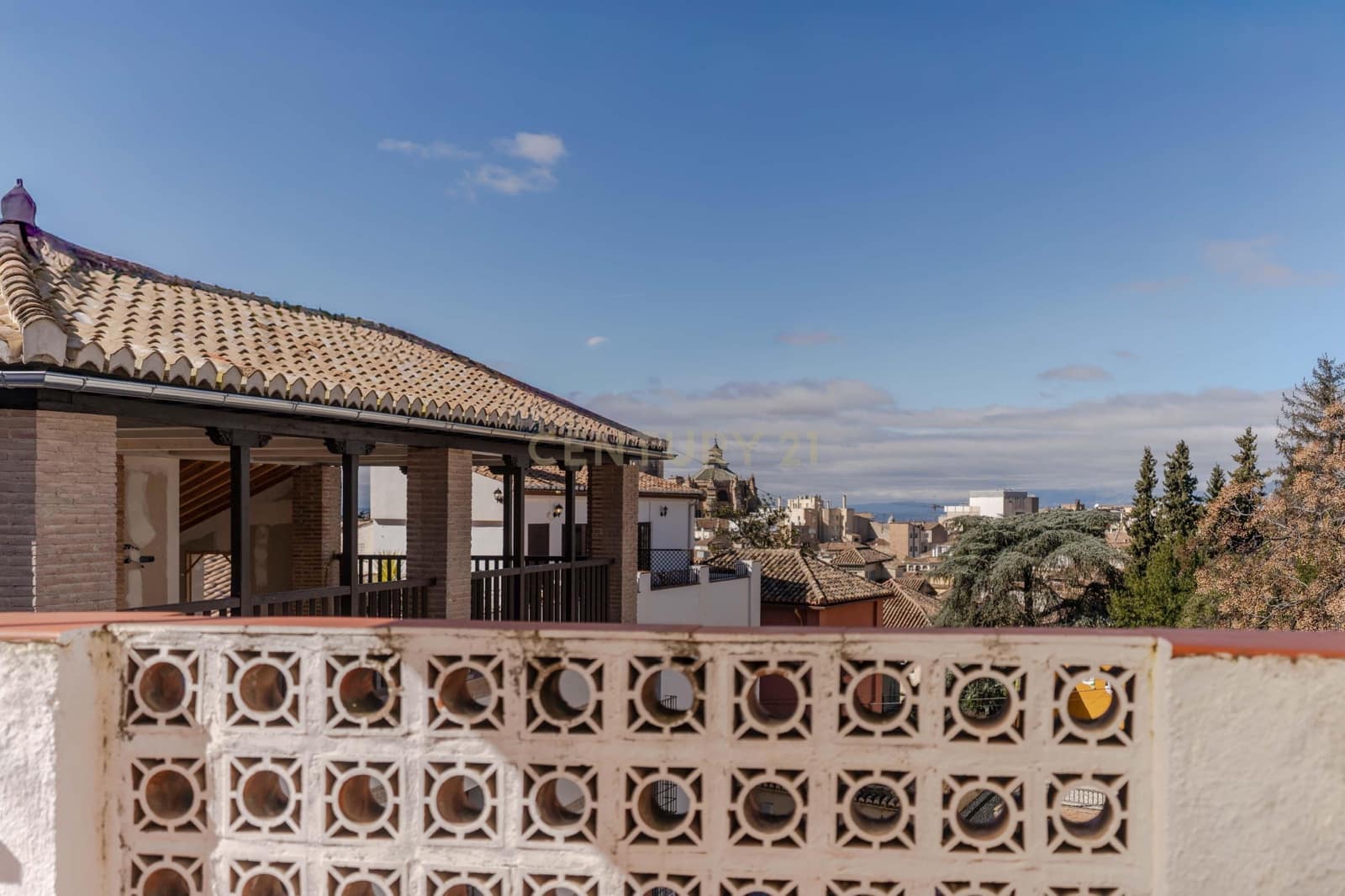 3 bedroom Villa for sale in Granada city - € 490,000 (Ref: 9643614)