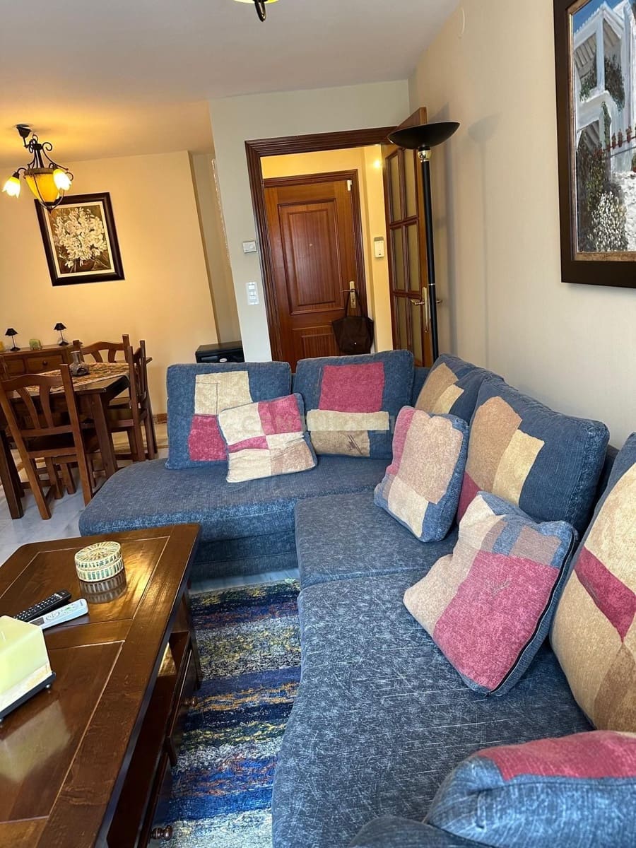 Apartamento de 2 habitaciones en Granada ciudad en alquiler - 700 € (Ref: 9653023)