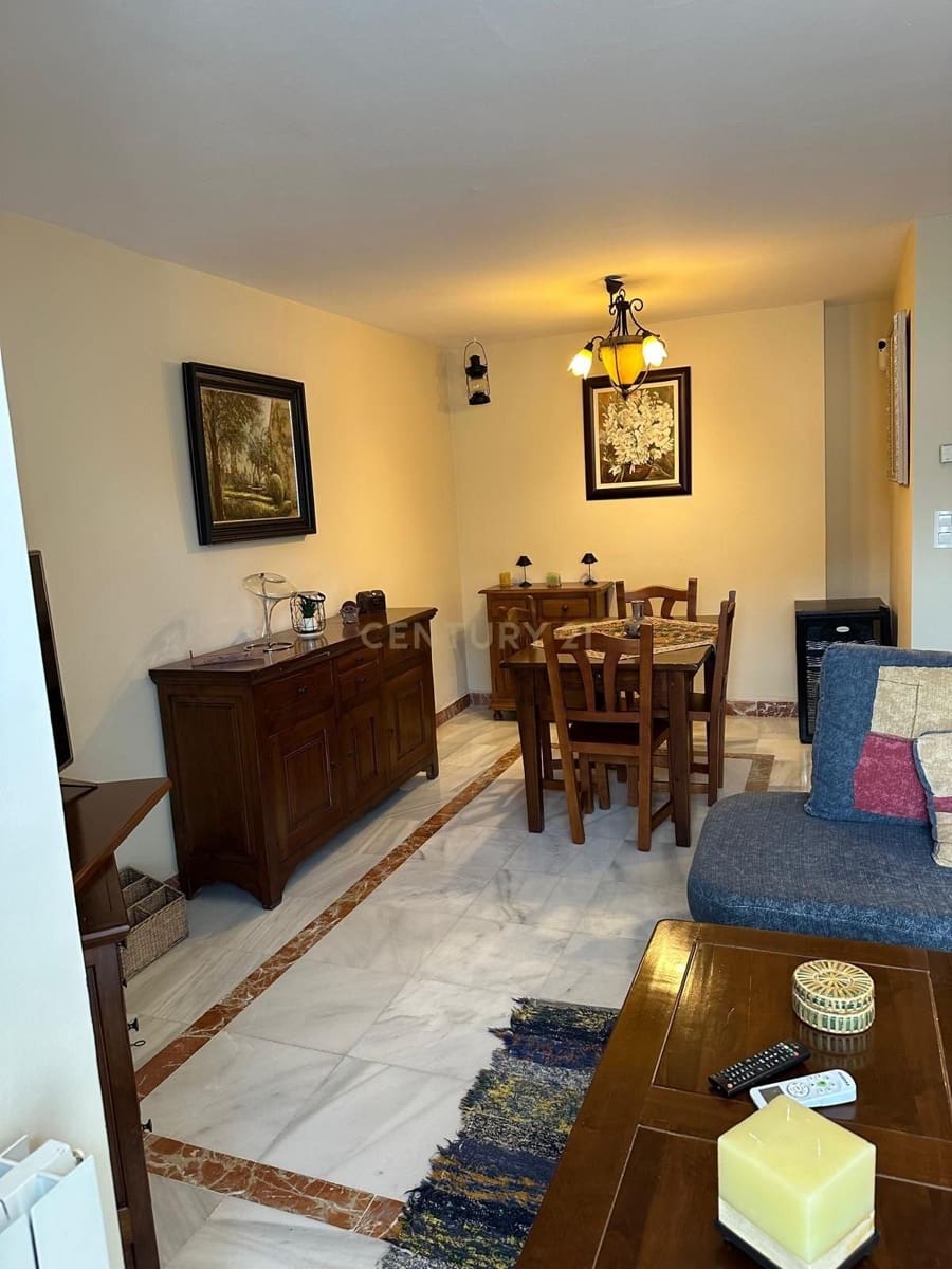 Apartamento de 2 habitaciones en Granada ciudad en alquiler - 700 € (Ref: 9653023)