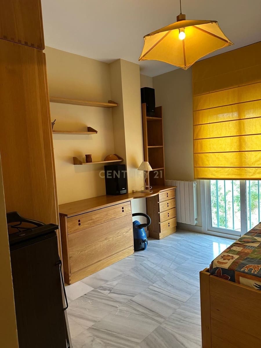 Apartamento de 2 habitaciones en Granada ciudad en alquiler - 700 € (Ref: 9653023)