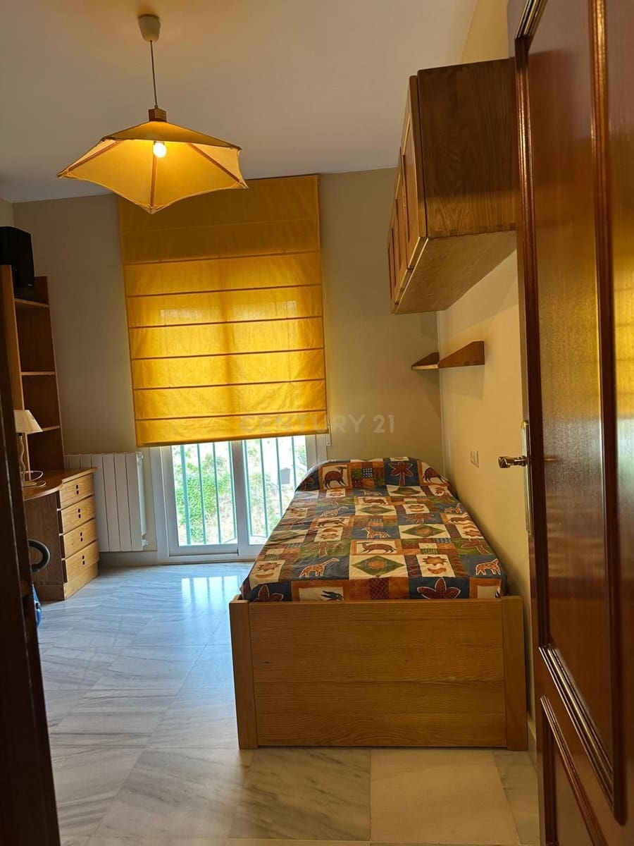 Apartamento de 2 habitaciones en Granada ciudad en alquiler - 700 € (Ref: 9653023)