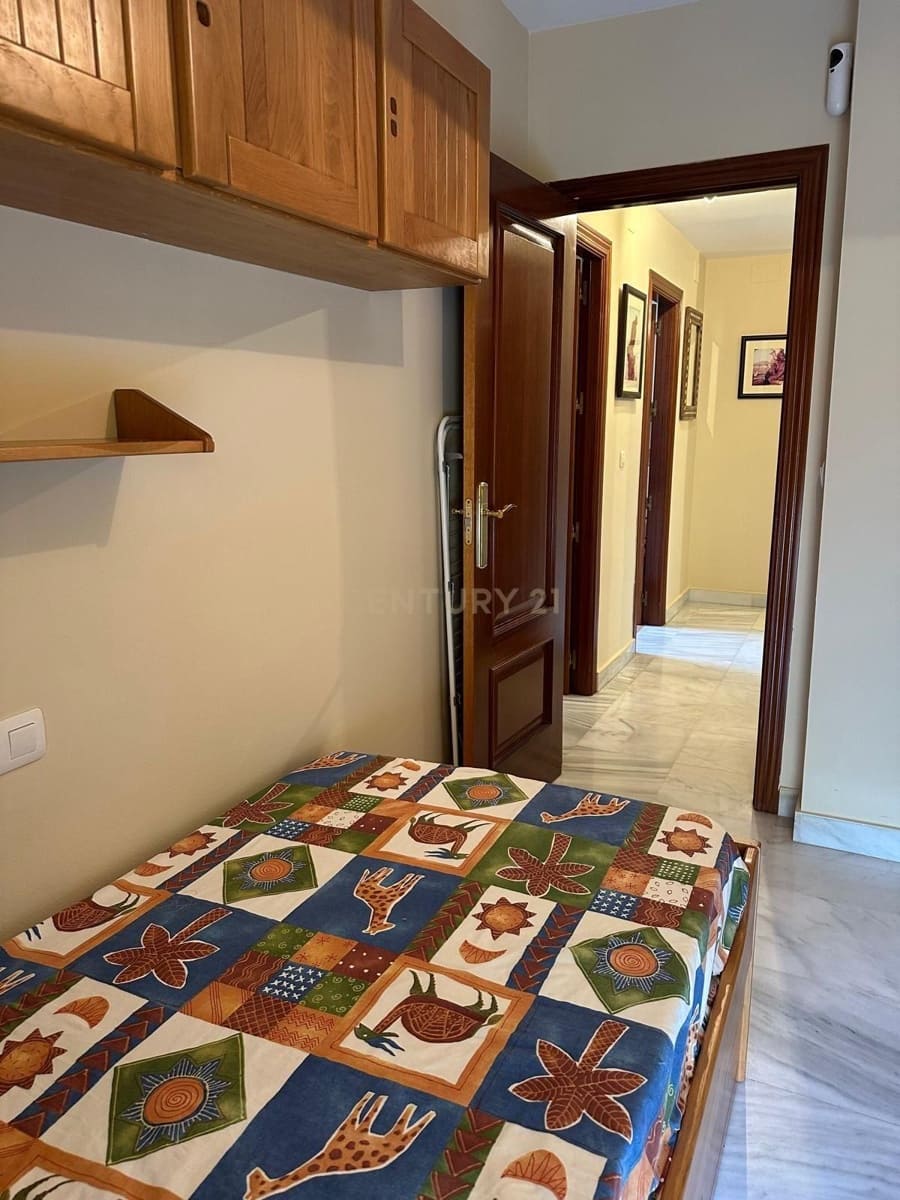 Apartamento de 2 habitaciones en Granada ciudad en alquiler - 700 € (Ref: 9653023)