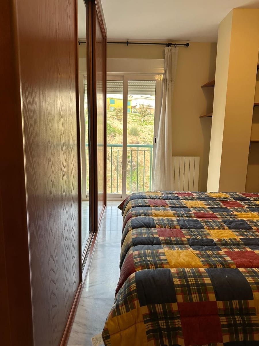 Apartamento de 2 habitaciones en Granada ciudad en alquiler - 700 € (Ref: 9653023)