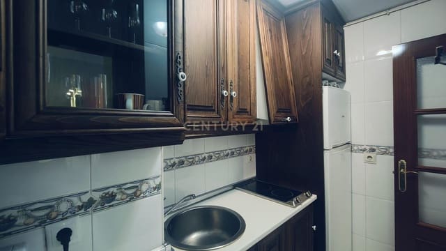 1 slaapkamer Appartement te huur in Avda. Federico Garcia Lorca - Nueva Estación Autobuses, Granada stad - € 600 (Ref: 9653317)