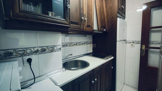 1 slaapkamer Appartement te huur in Avda. Federico Garcia Lorca - Nueva Estación Autobuses, Granada stad - € 600 (Ref: 9653317)