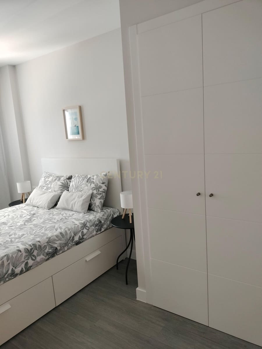 2 slaapkamer Appartement te huur in Granada stad - € 1.200 (Ref: 9665180)