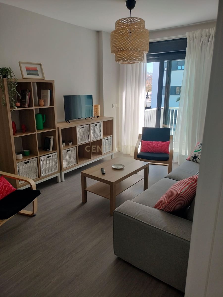 2 slaapkamer Appartement te huur in Granada stad - € 1.200 (Ref: 9665180)