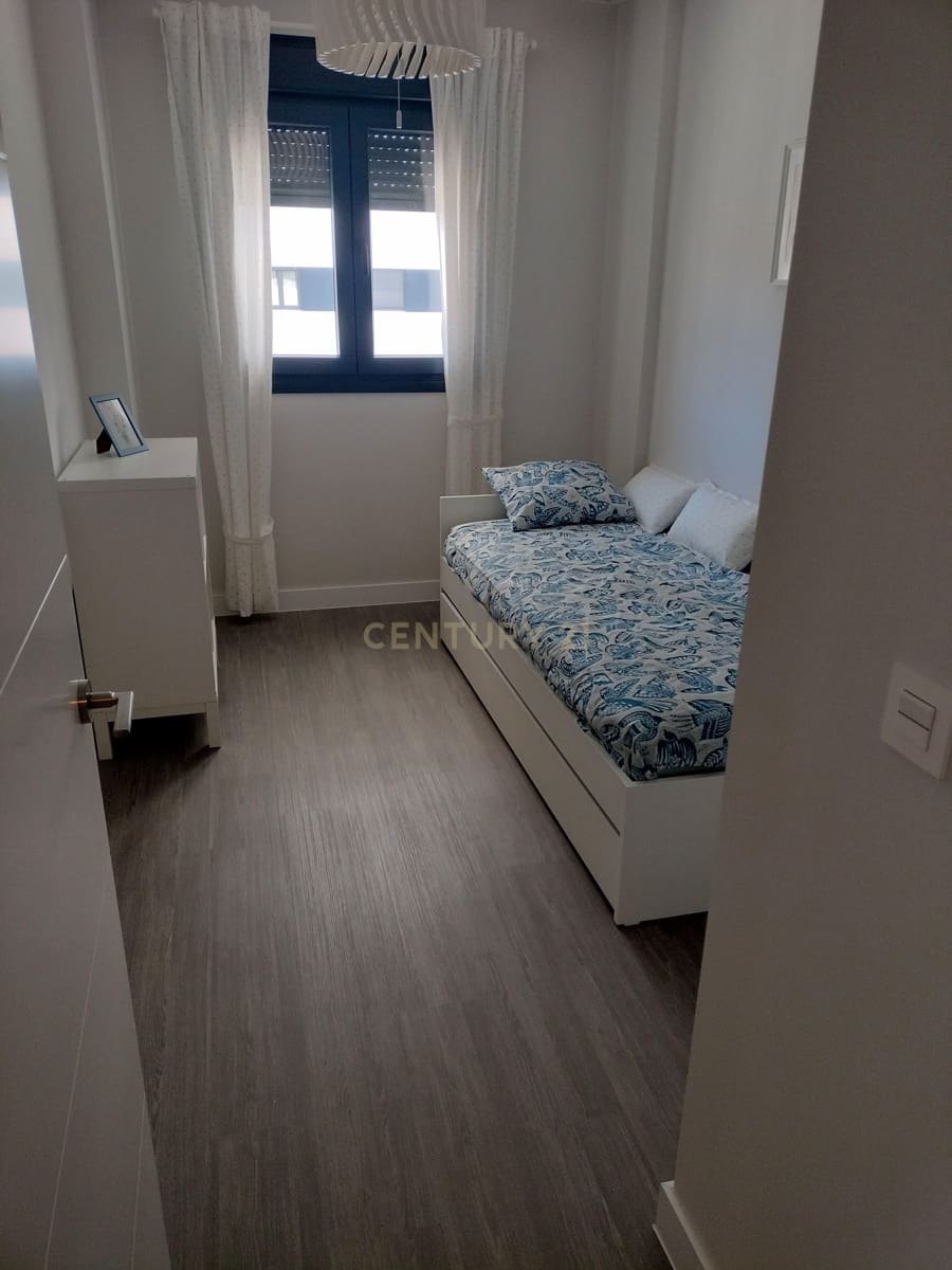 2 slaapkamer Appartement te huur in Granada stad - € 1.200 (Ref: 9665180)