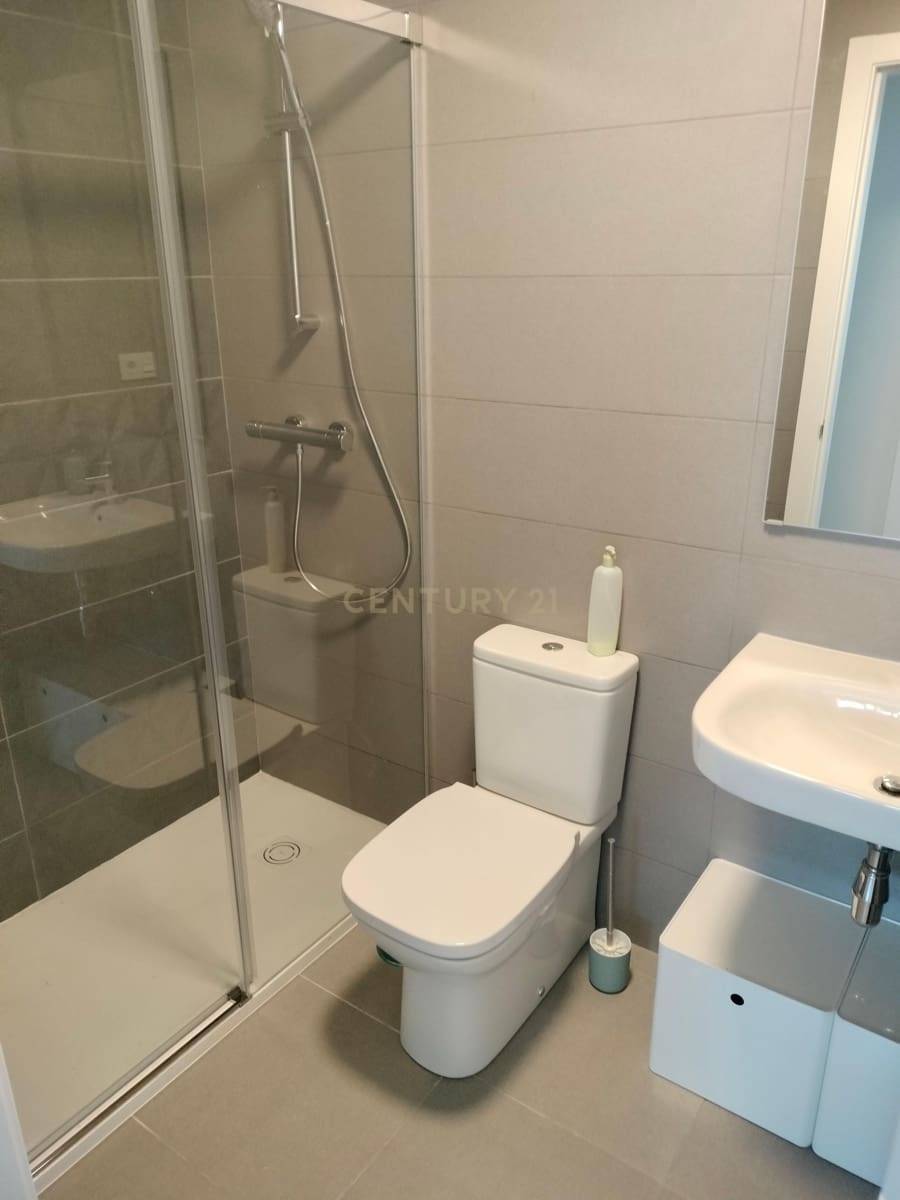 2 slaapkamer Appartement te huur in Granada stad - € 1.200 (Ref: 9665180)
